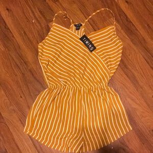 Summer romper size Large , fits a medium perfect